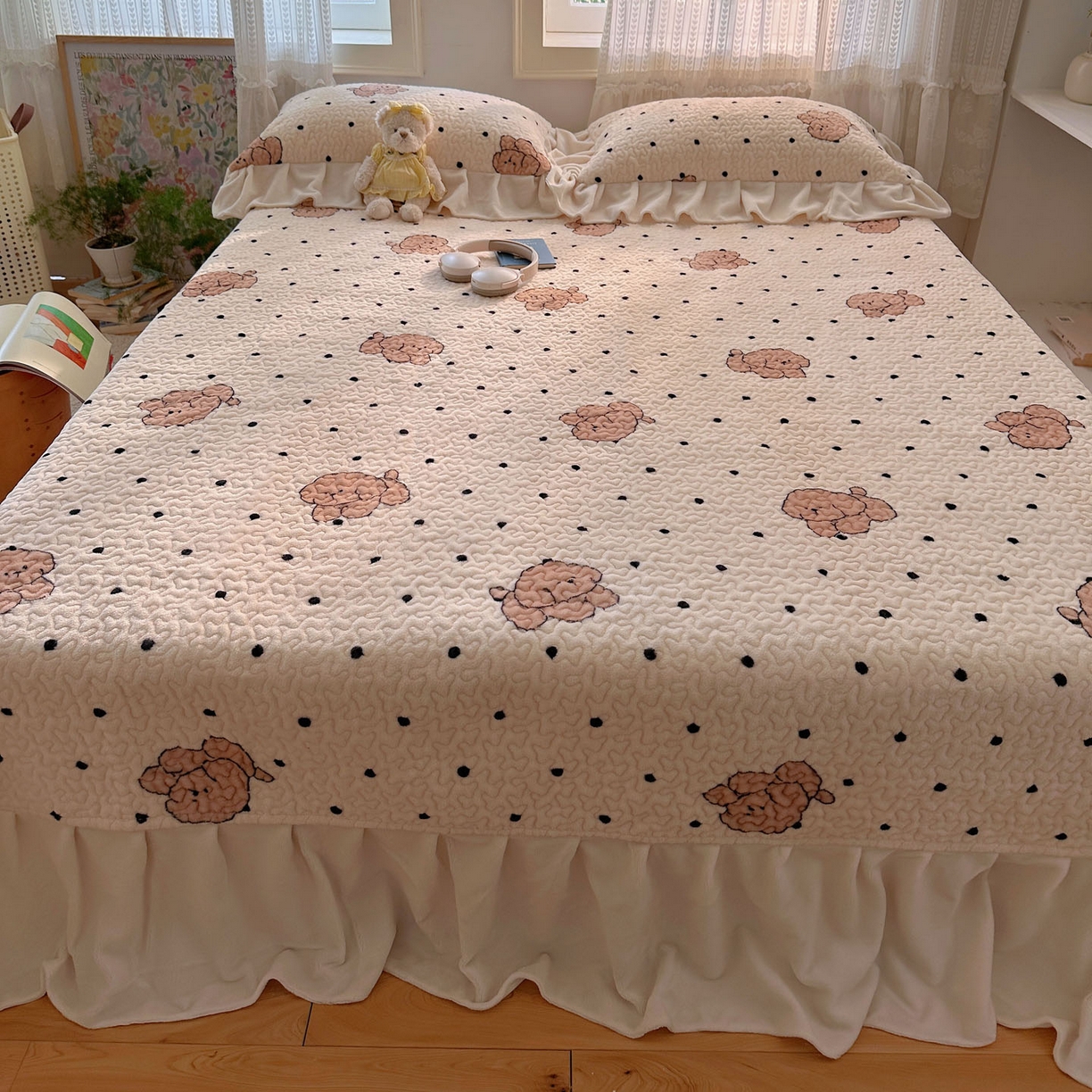 91家纺网 家纺一手货源 找家纺 （总）红嘴企鹅 2025新款花边加厚牛奶绒单品床盖单件床盖三件套