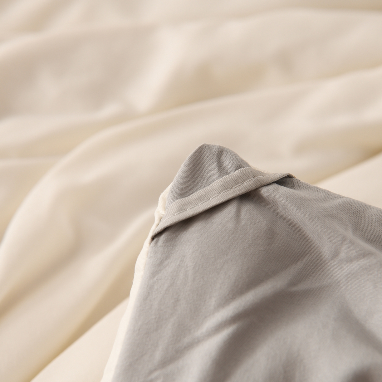 91家纺网 家纺一手货源 找家纺 锦逸家居 2025新款亲肤舒适水洗棉新疆棉花被被子被芯 白灰