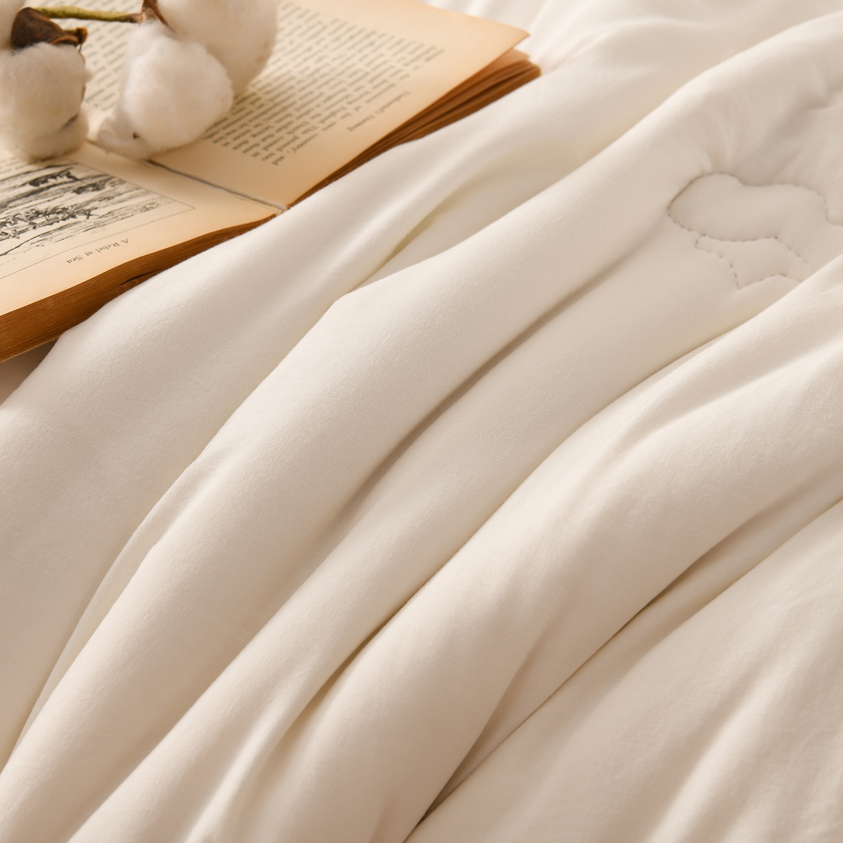 91家纺网 家纺一手货源 找家纺 锦逸家居 2025新款亲肤舒适水洗棉新疆棉花被被子被芯 白粉