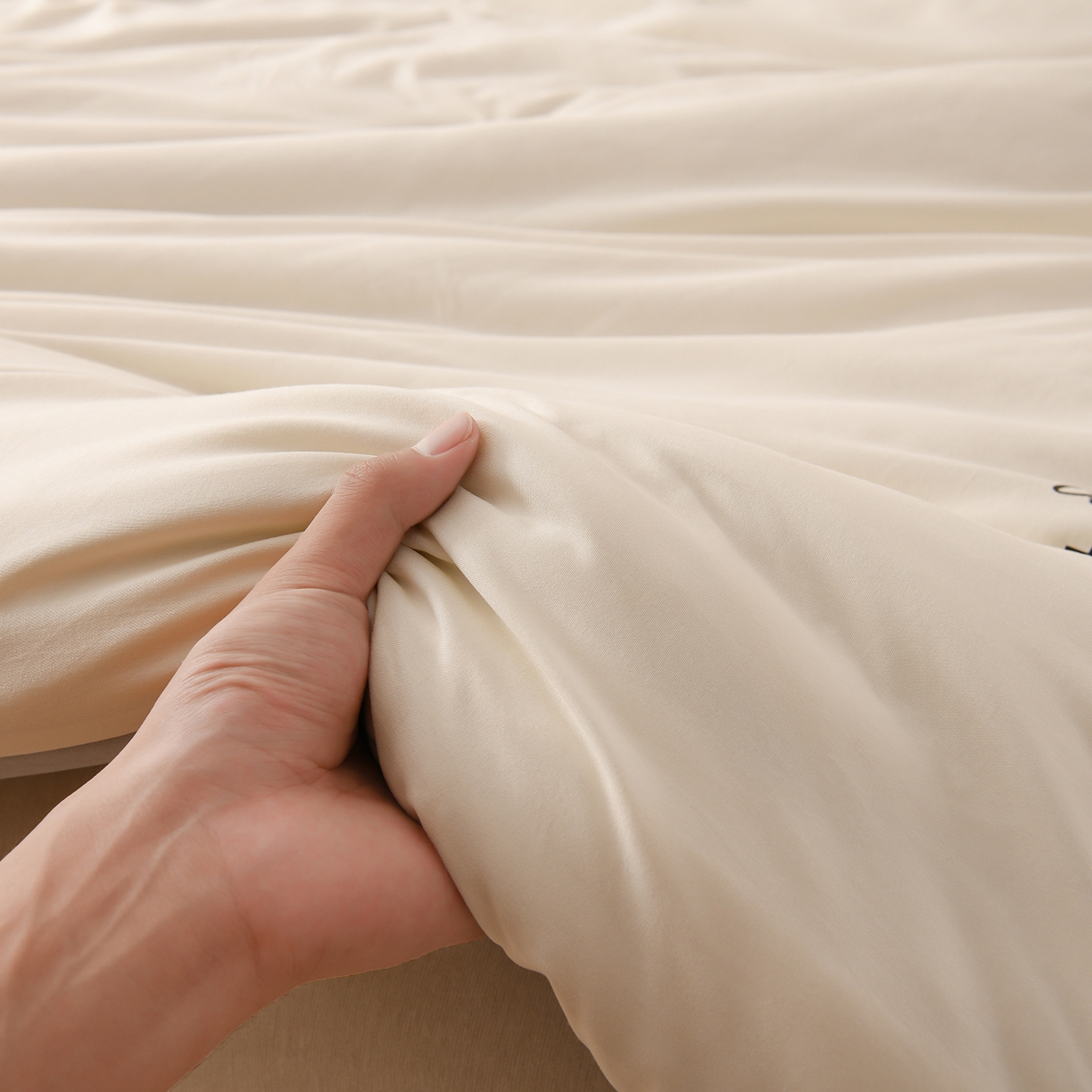 91家纺网 家纺一手货源 找家纺 锦逸家居 2025新款亲肤舒适水洗棉新疆棉花被被子被芯 白灰