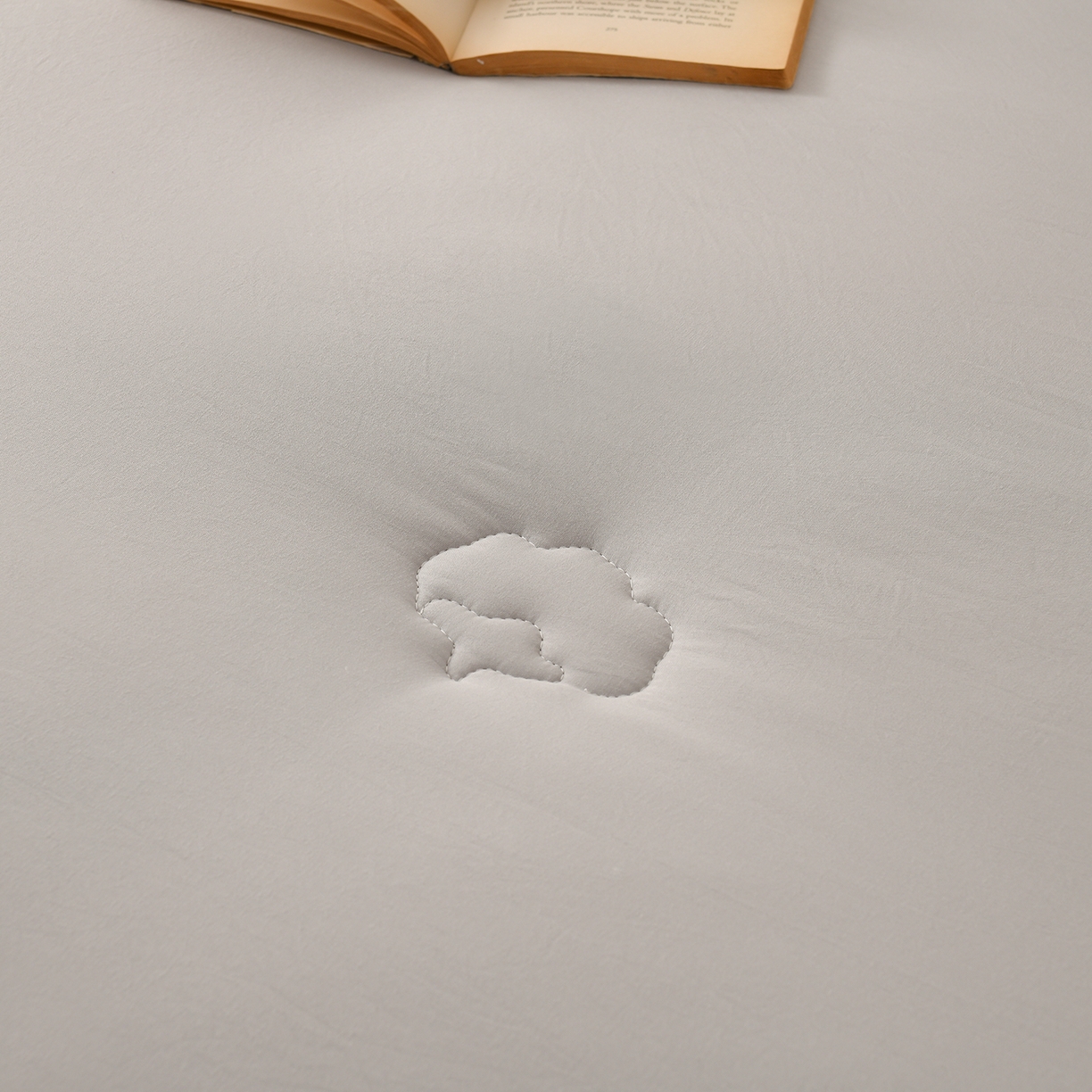 91家纺网 家纺一手货源 找家纺 锦逸家居 2025新款亲肤舒适水洗棉新疆棉花被被子被芯 浅灰