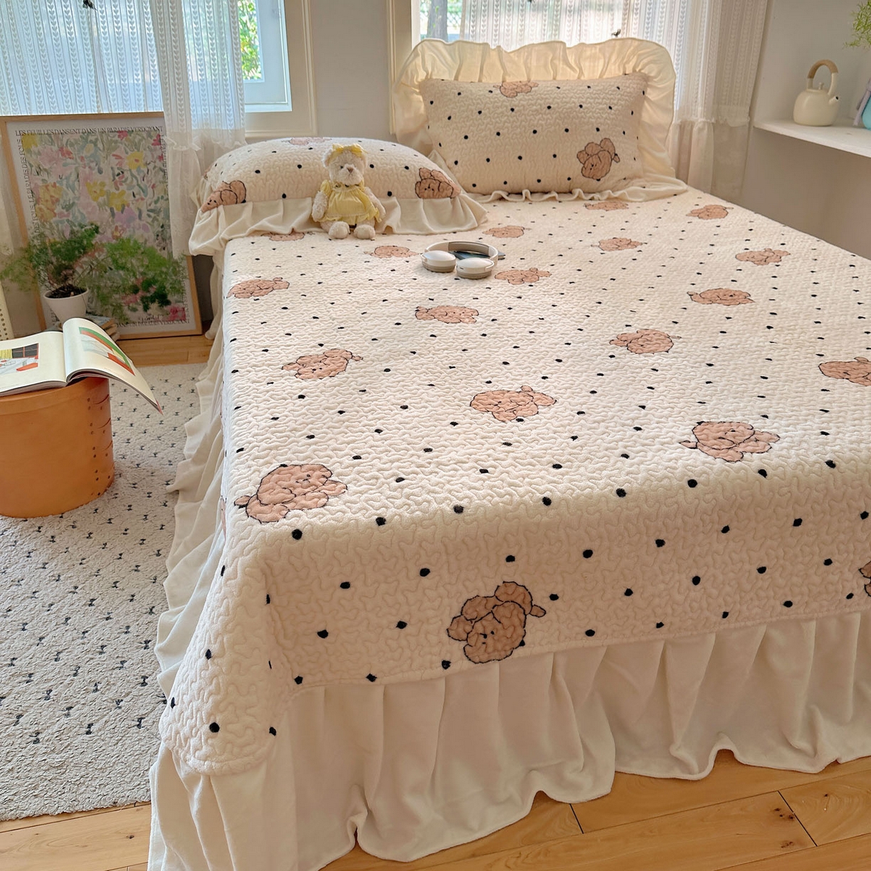 91家纺网 家纺一手货源 找家纺 （总）红嘴企鹅 2025新款花边加厚牛奶绒单品床盖单件床盖三件套