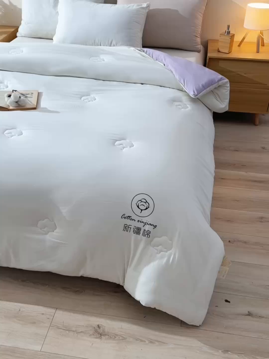 91家纺网 家纺一手货源 找家纺 锦逸家居 2025新款亲肤舒适水洗棉新疆棉花被被子被芯 白紫