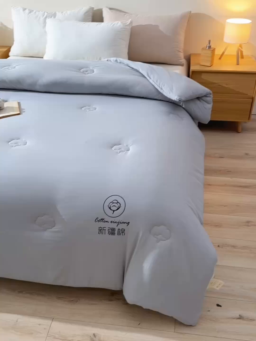 91家纺网 家纺一手货源 找家纺 锦逸家居 2025新款亲肤舒适水洗棉新疆棉花被被子被芯 浅灰