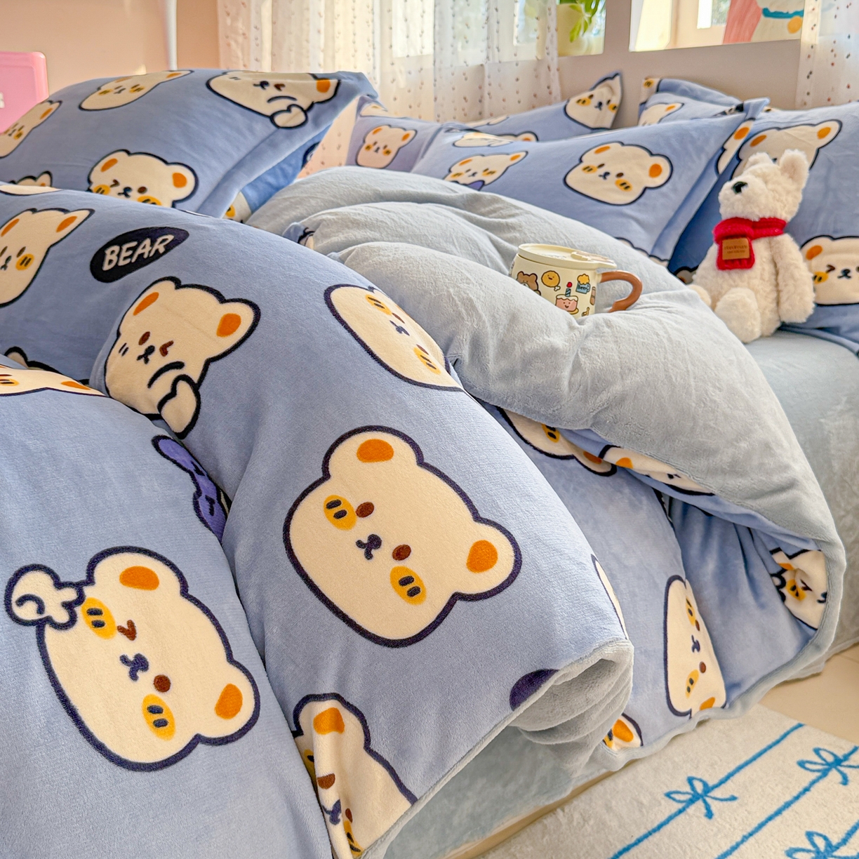 91家纺网 家纺一手货源 找家纺 慕尚家纺 2025新款高克重田园花卉类加厚牛奶绒3.5kg四件套 表情熊