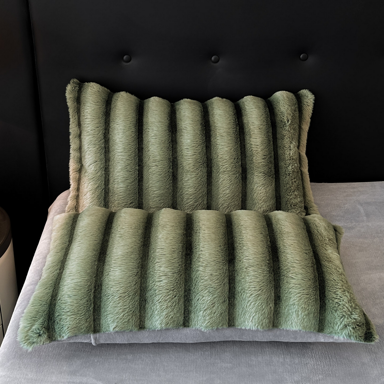 91家纺网 家纺一手货源 找家纺 绒世界 2025新款条纹兔毛绒牛奶绒四件套 森林绿