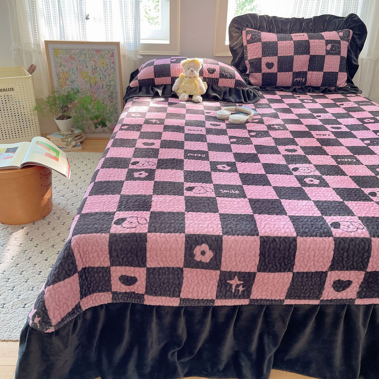 91家纺网 家纺一手货源 找家纺 （总）红嘴企鹅 2025新款花边加厚牛奶绒单品床盖单件床盖三件套