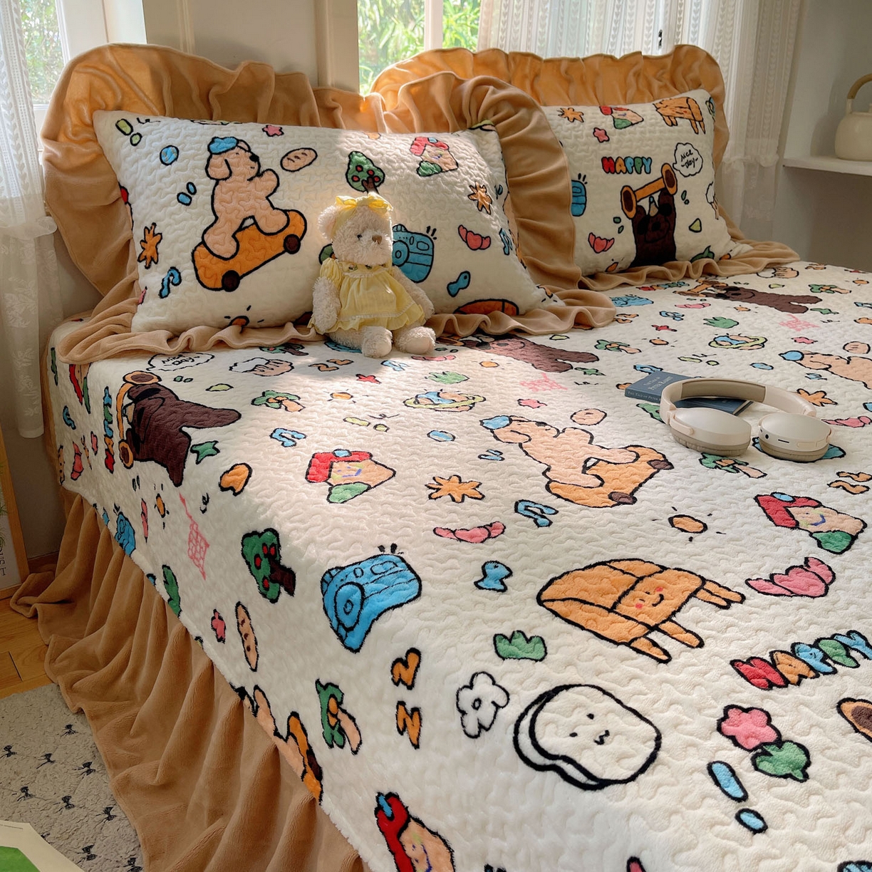 91家纺网 家纺一手货源 找家纺 红嘴企鹅 2025新款花边加厚牛奶绒单品床盖单件床盖三件套 大力