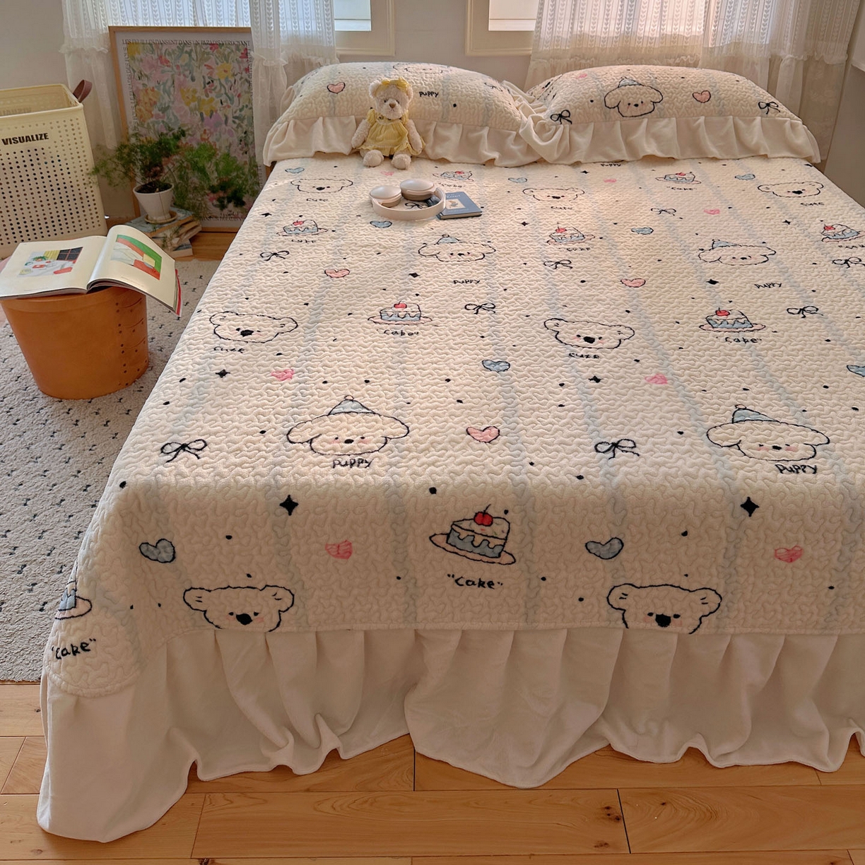 红嘴企鹅 2025新款花边加厚牛奶绒单品床盖单件床盖三件套 蛋糕狗