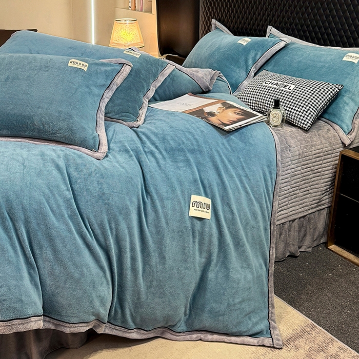 91家纺网 家纺一手货源 找家纺 （总）芷卧 2025新款高克重牛奶绒四件套床盖款