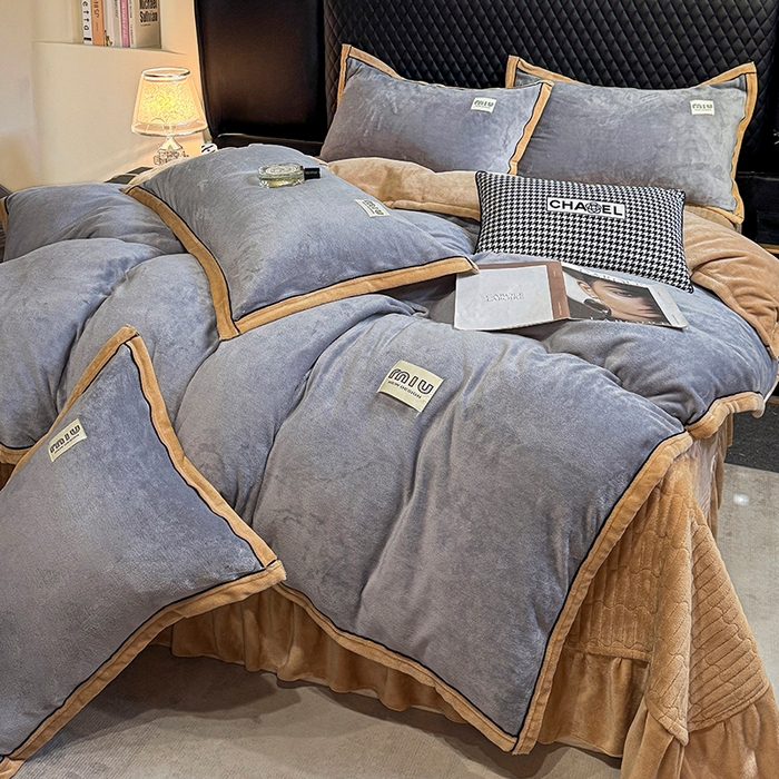 91家纺网 家纺一手货源 找家纺 芷卧 2025新款高克重牛奶绒四件套床盖款 马亚尔-浅灰