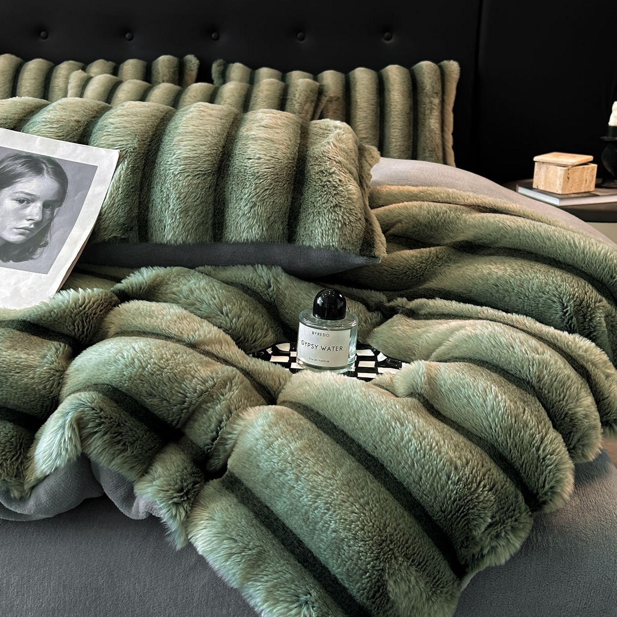 丝印良品 2025新款条纹兔毛绒牛奶绒四件套 森林绿