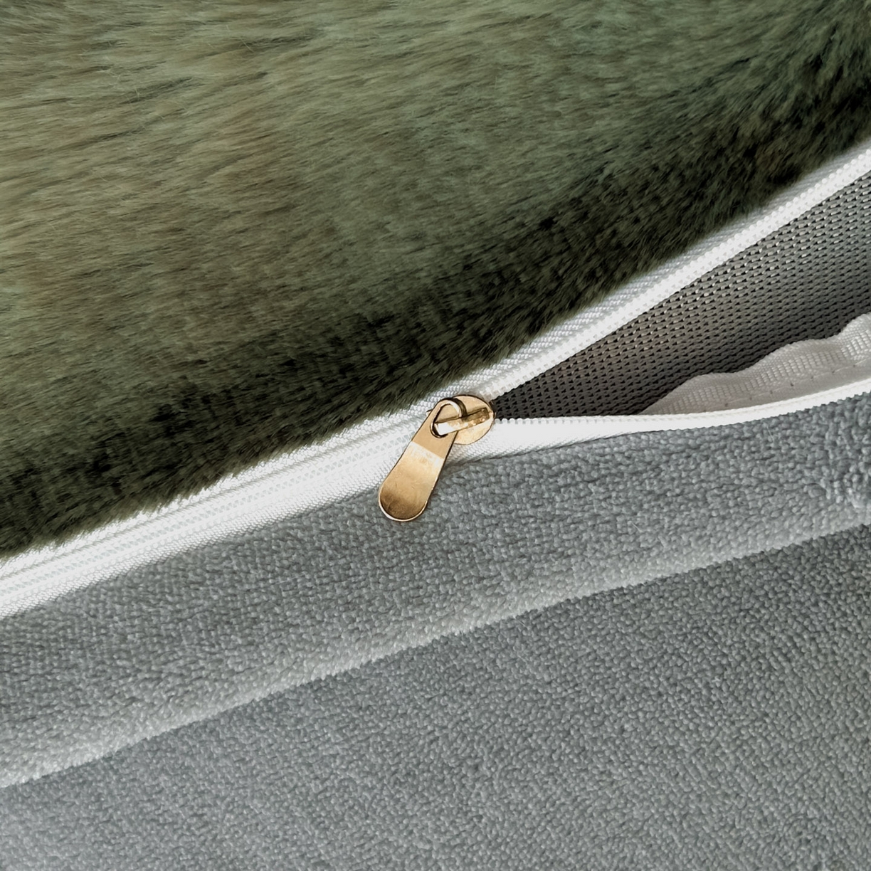 91家纺网 家纺一手货源 找家纺 丝印良品 2025新款条纹兔毛绒牛奶绒四件套 森林绿