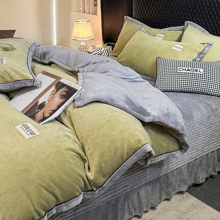 91家纺网 家纺一手货源 找家纺 芷卧 2025新款高克重牛奶绒四件套床盖款 马亚尔-青绿