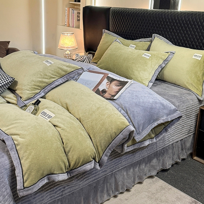 91家纺网 家纺一手货源 找家纺 芷卧 2025新款高克重牛奶绒四件套床盖款 马亚尔-青绿