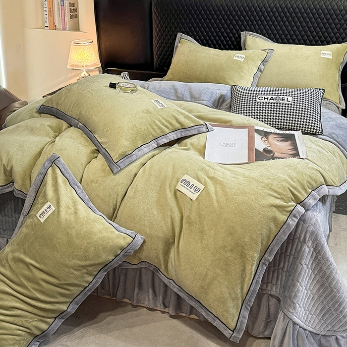 91家纺网 家纺一手货源 找家纺 芷卧 2025新款高克重牛奶绒四件套床盖款 马亚尔-青绿