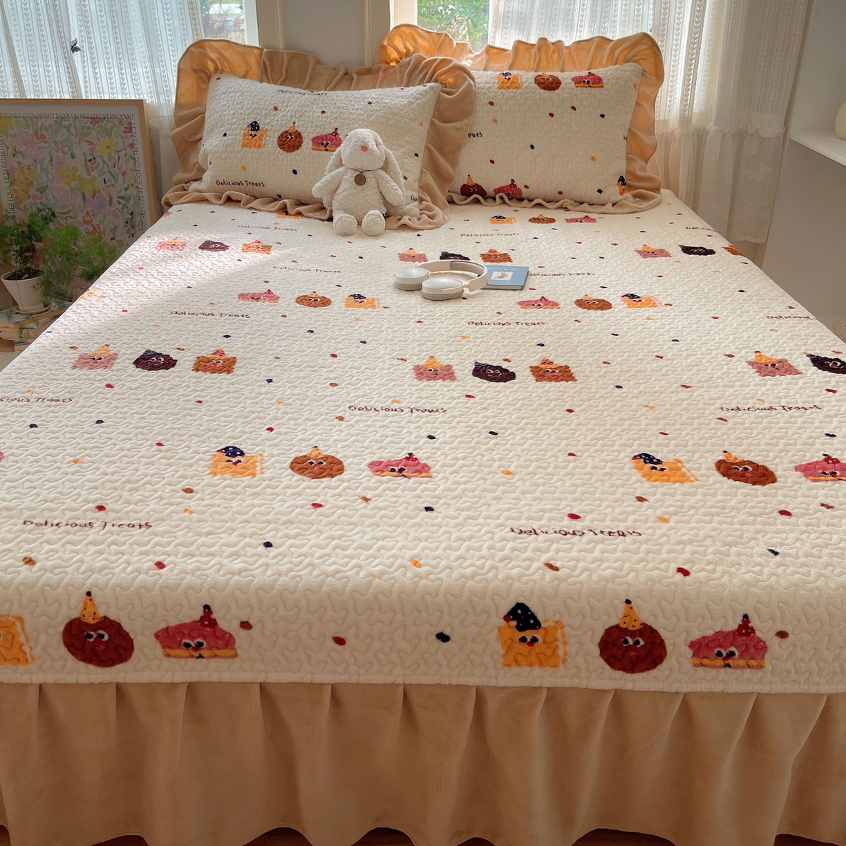 91家纺网 家纺一手货源 找家纺 红嘴企鹅 2025新款花边加厚牛奶绒单品床盖单件床盖三件套 点心