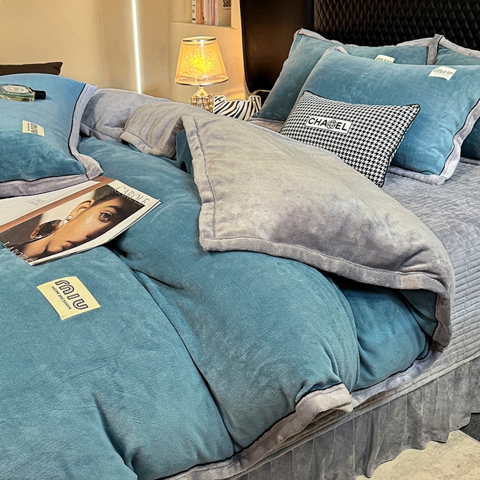 91家纺网 家纺一手货源 找家纺 芷卧 2025新款高克重牛奶绒四件套床盖款 马亚尔-时蓝