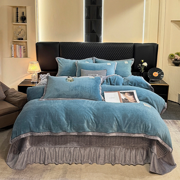 91家纺网 家纺一手货源 找家纺 芷卧 2025新款高克重牛奶绒四件套床盖款 马亚尔-时蓝