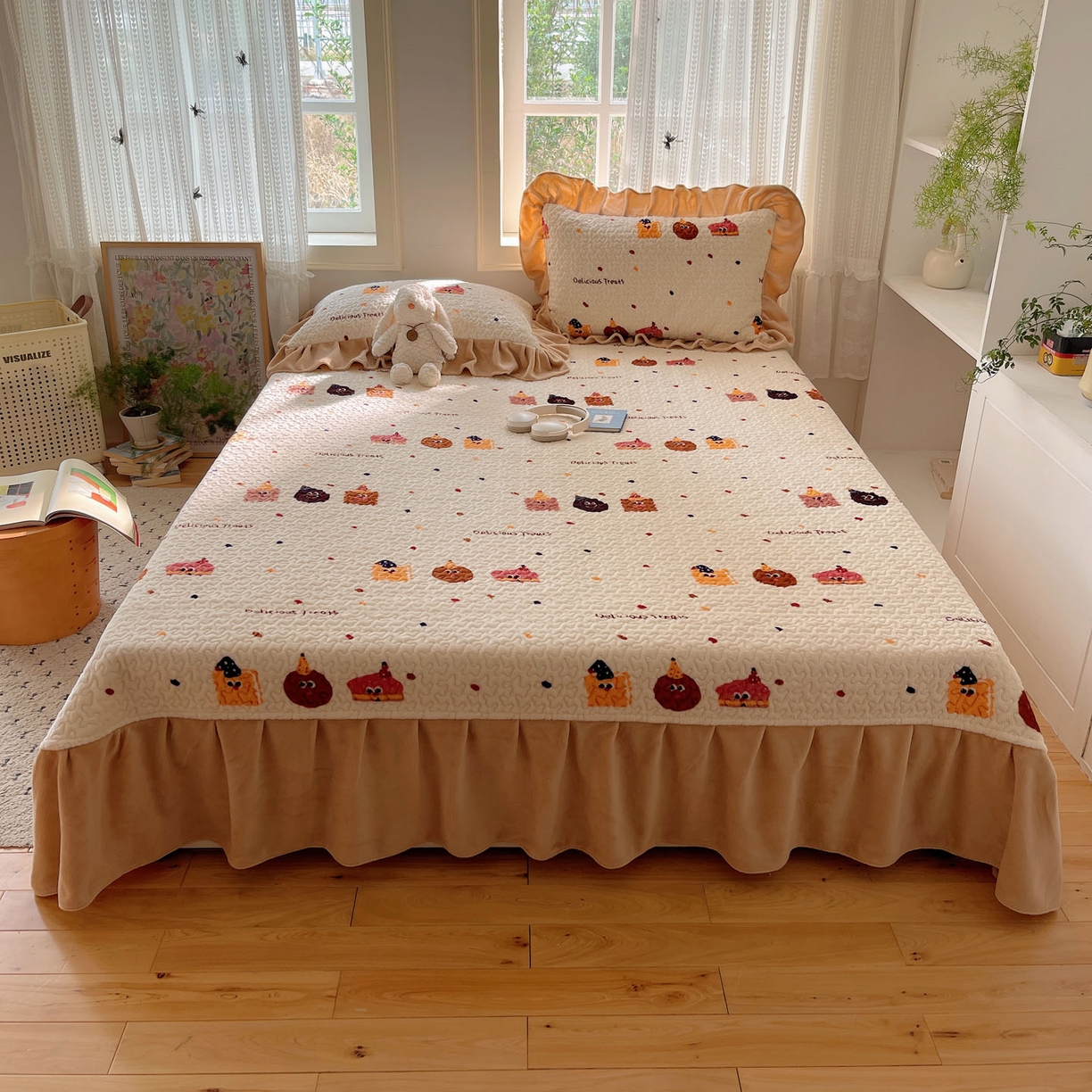 91家纺网 家纺一手货源 找家纺 红嘴企鹅 2025新款花边加厚牛奶绒单品床盖单件床盖三件套 点心