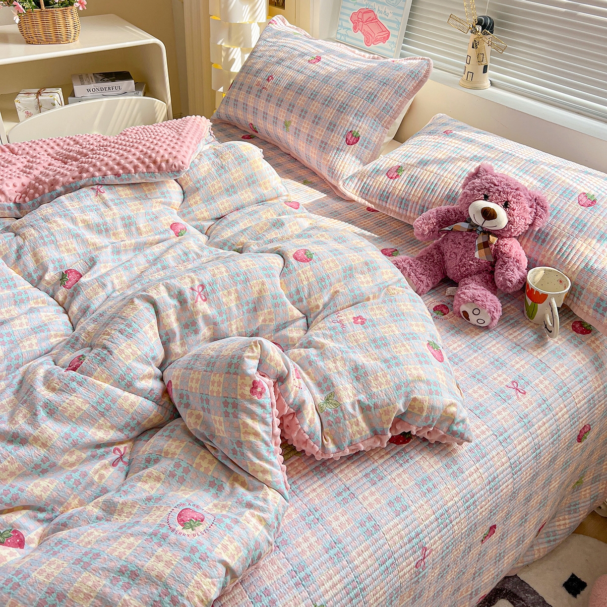 91家纺网 家纺一手货源 找家纺 （总）优选 2025新款木棉双层纱ins少女心可爱加厚豆豆冬被四件套床盖三件套暖梦小红书推荐