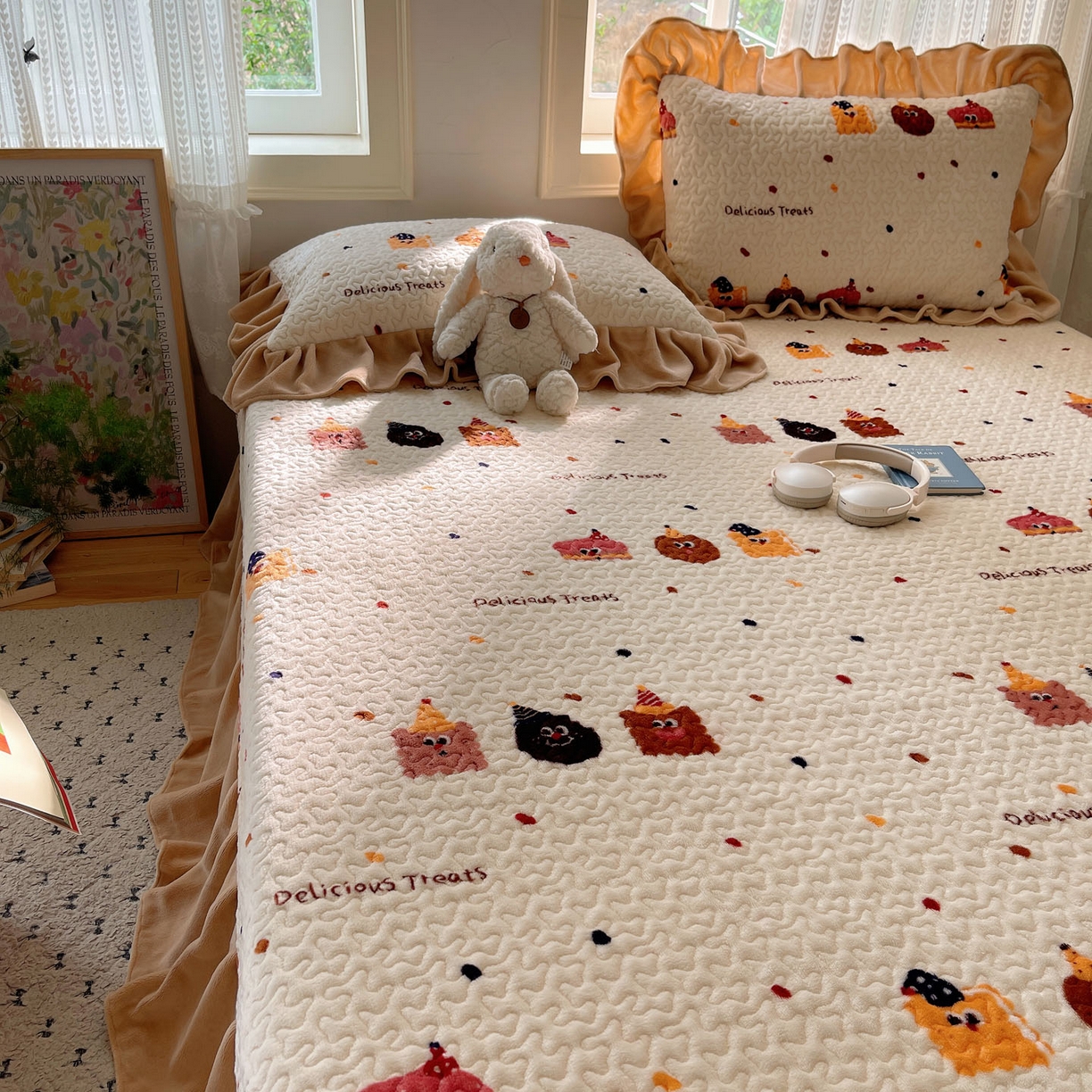 91家纺网 家纺一手货源 找家纺 红嘴企鹅 2025新款花边加厚牛奶绒单品床盖单件床盖三件套 点心