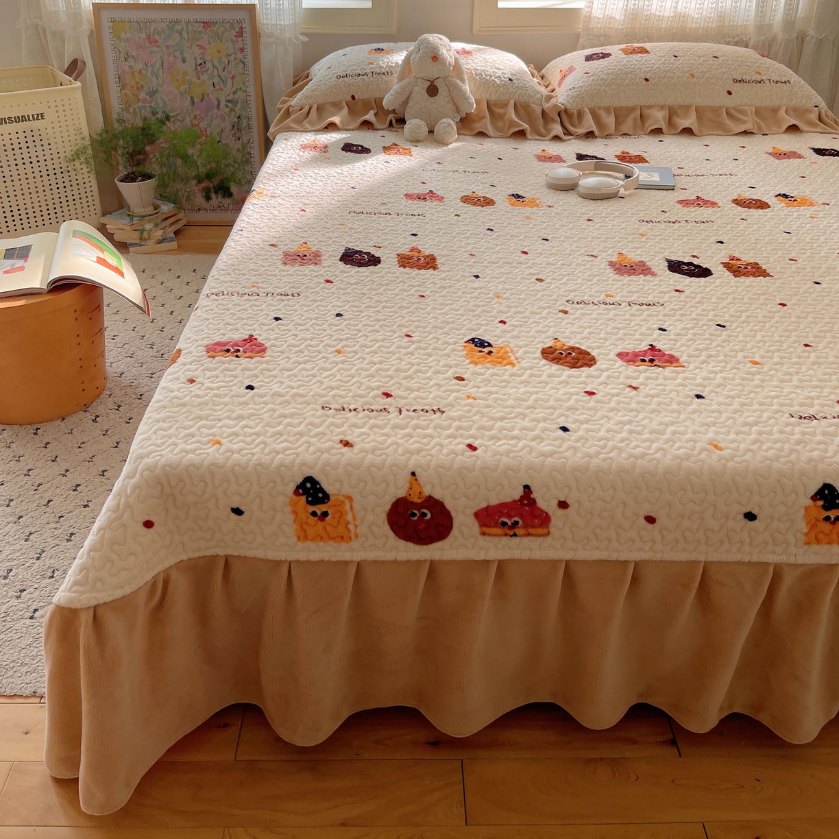 91家纺网 家纺一手货源 找家纺 红嘴企鹅 2025新款花边加厚牛奶绒单品床盖单件床盖三件套 点心