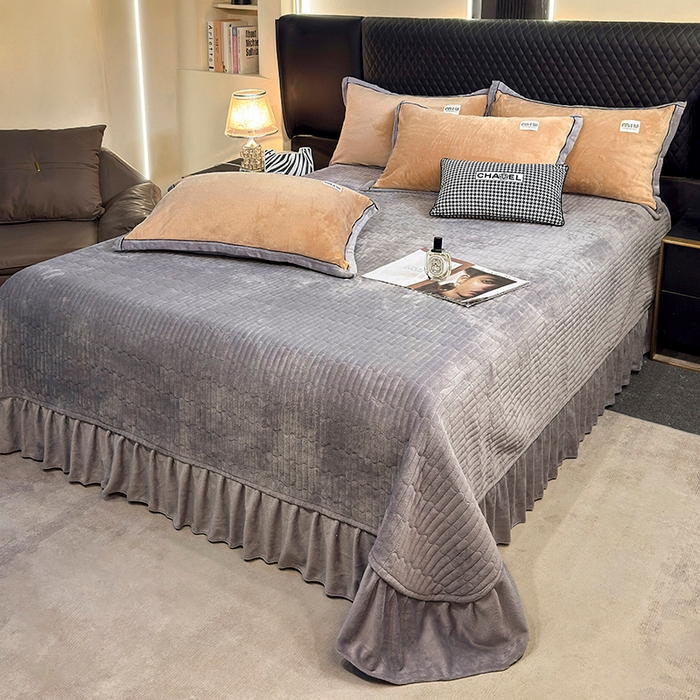 91家纺网 家纺一手货源 找家纺 芷卧 2025新款高克重牛奶绒四件套床盖款 马亚尔-卡其