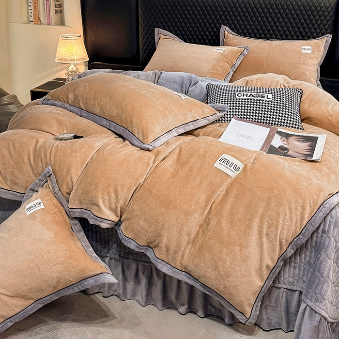 91家纺网 家纺一手货源 找家纺 芷卧 2025新款高克重牛奶绒四件套床盖款 马亚尔-卡其