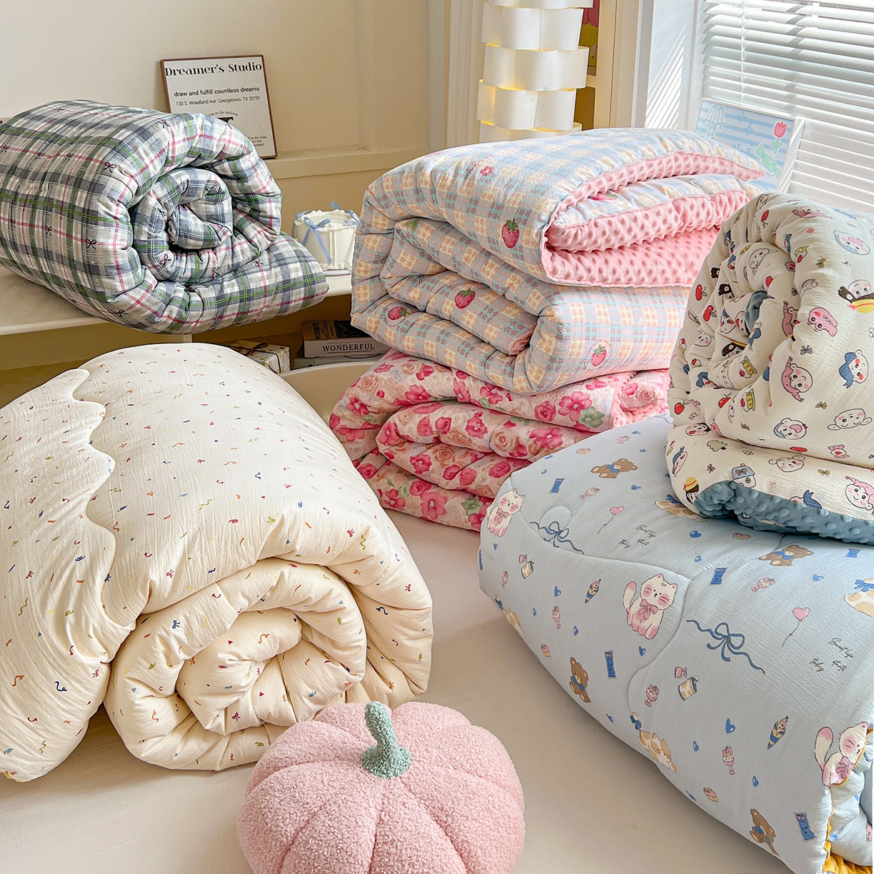 91家纺网 家纺一手货源 找家纺 优选 2025新款木棉双层纱ins少女心可爱加厚豆豆冬被四件套床盖三件套暖梦小红书推荐 组合图仅做展示不可下单