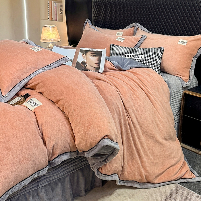 91家纺网 家纺一手货源 找家纺 芷卧 2025新款高克重牛奶绒四件套床盖款 马亚尔-暗粉