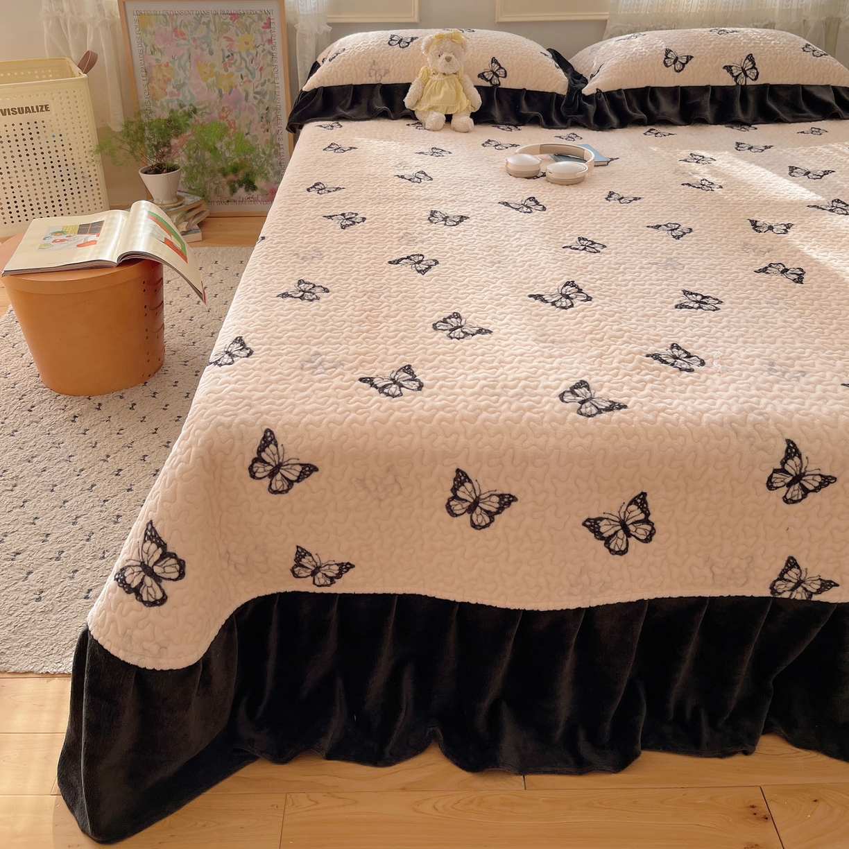 红嘴企鹅 2025新款花边加厚牛奶绒单品床盖单件床盖三件套 蝶梦