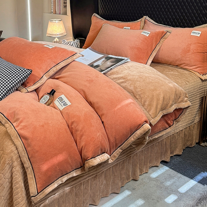 91家纺网 家纺一手货源 找家纺 芷卧 2025新款高克重牛奶绒四件套床盖款 马亚尔-爱桔