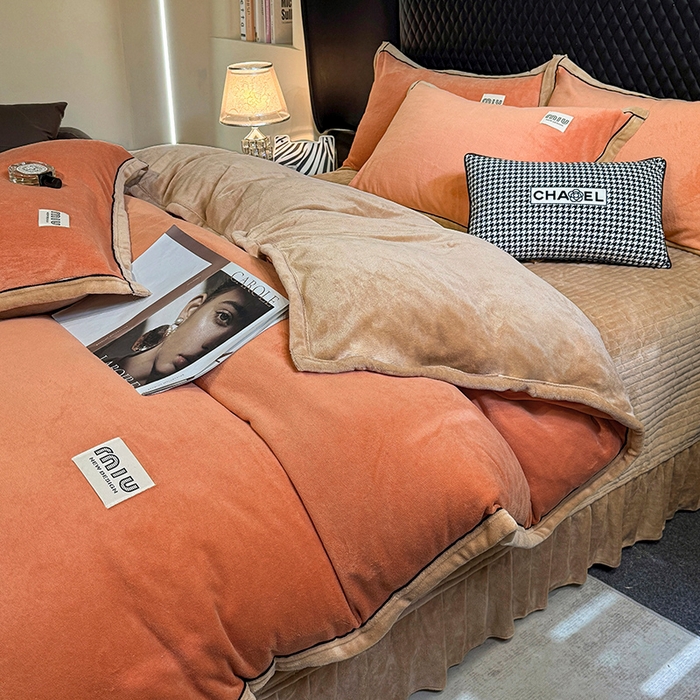 91家纺网 家纺一手货源 找家纺 芷卧 2025新款高克重牛奶绒四件套床盖款 马亚尔-爱桔