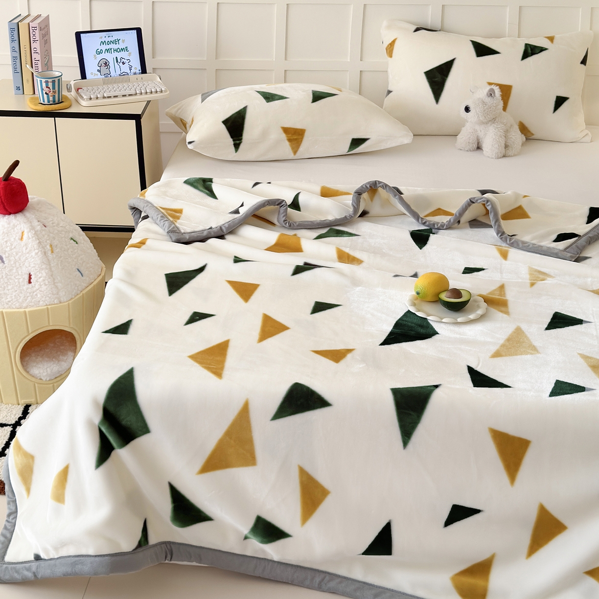 91家纺网 家纺一手货源 找家纺 舒隅家纺 2025新款双层印花云毯毛毯毯子 米三角