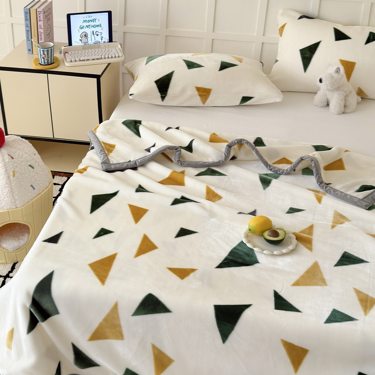 91家纺网 家纺一手货源 找家纺 舒隅家纺 2025新款双层印花云毯毛毯毯子 米三角