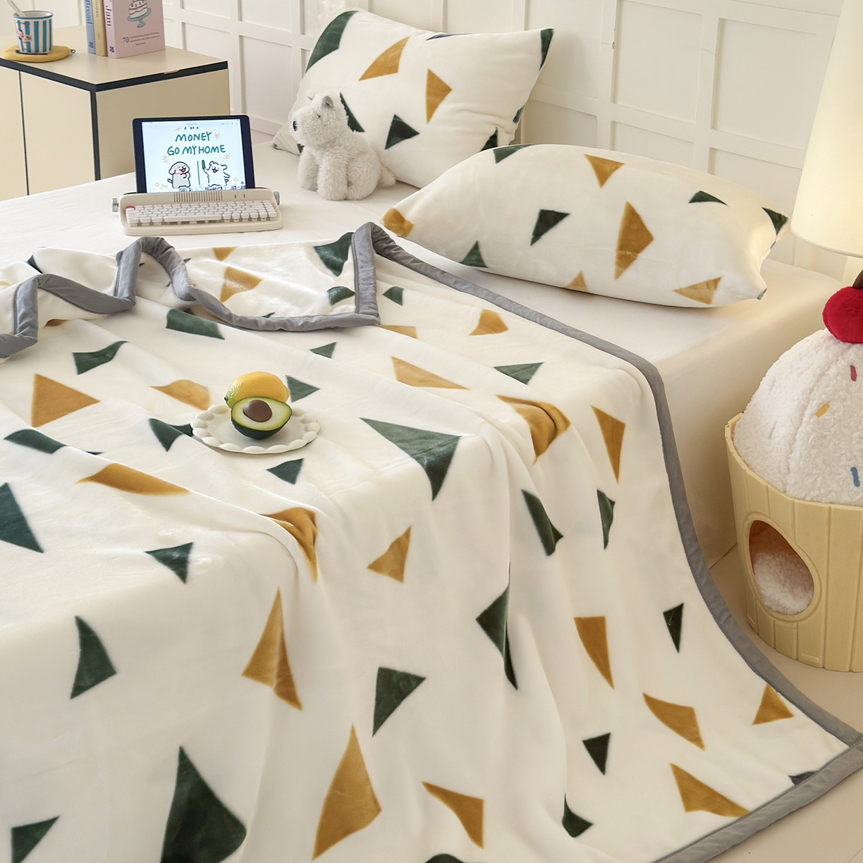 91家纺网 家纺一手货源 找家纺 舒隅家纺 2025新款双层印花云毯毛毯毯子 米三角