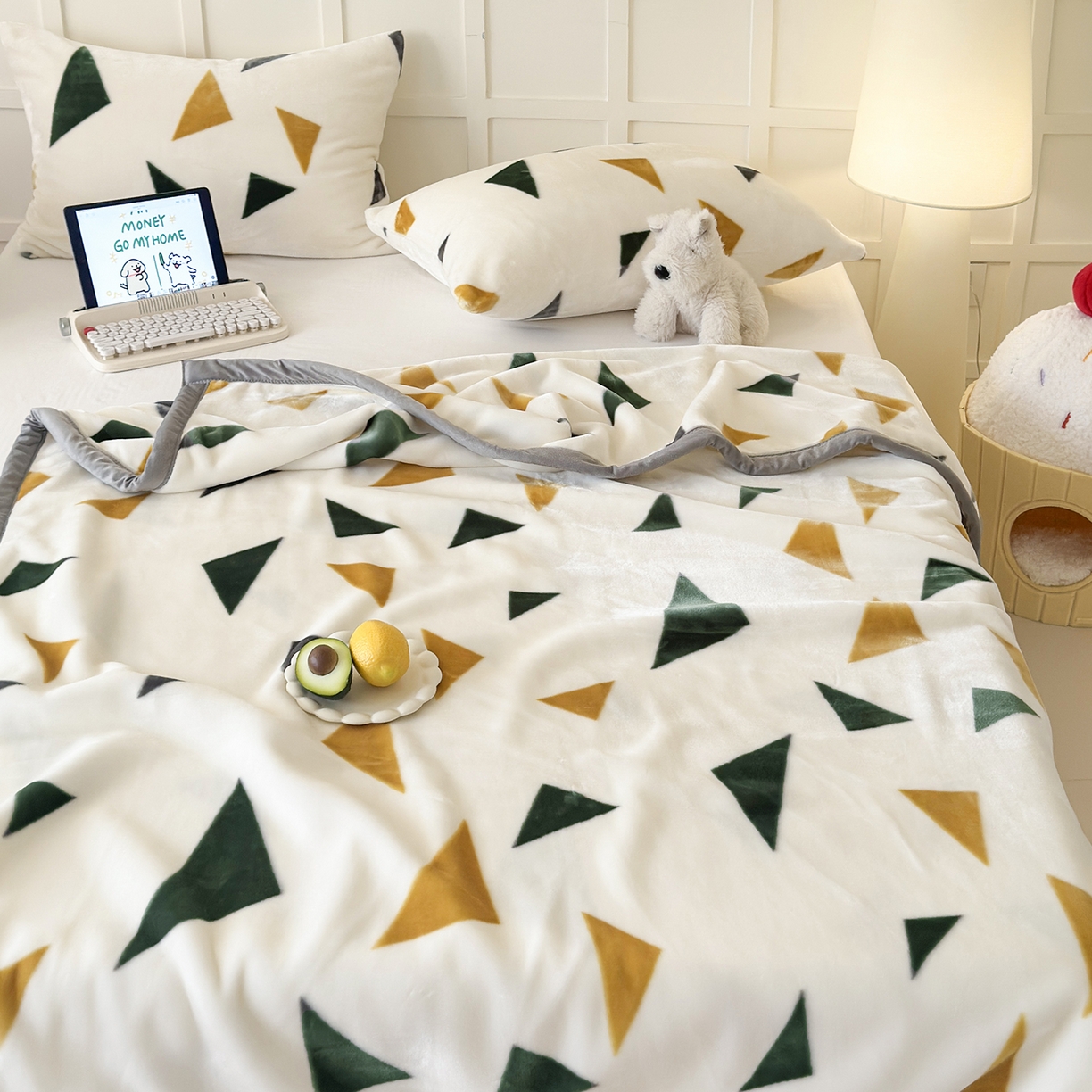 91家纺网 家纺一手货源 找家纺 舒隅家纺 2025新款双层印花云毯毛毯毯子 米三角