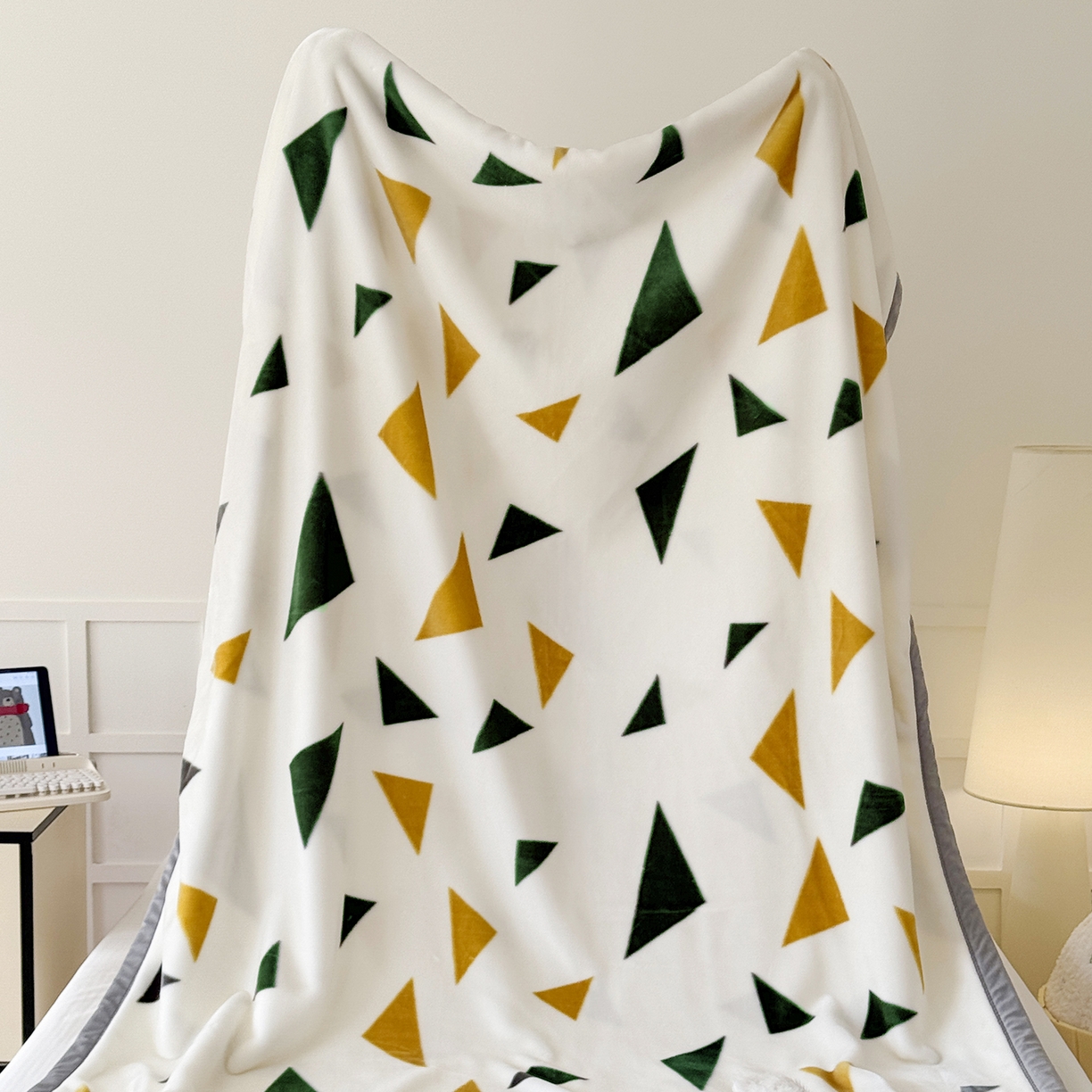 91家纺网 家纺一手货源 找家纺 舒隅家纺 2025新款双层印花云毯毛毯毯子 米三角