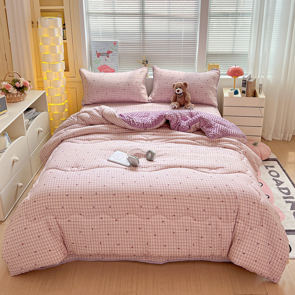 91家纺网 家纺一手货源 找家纺 优选 2025新款木棉双层纱ins少女心可爱加厚豆豆冬被四件套床盖三件套暖梦小红书推荐 格子樱桃
