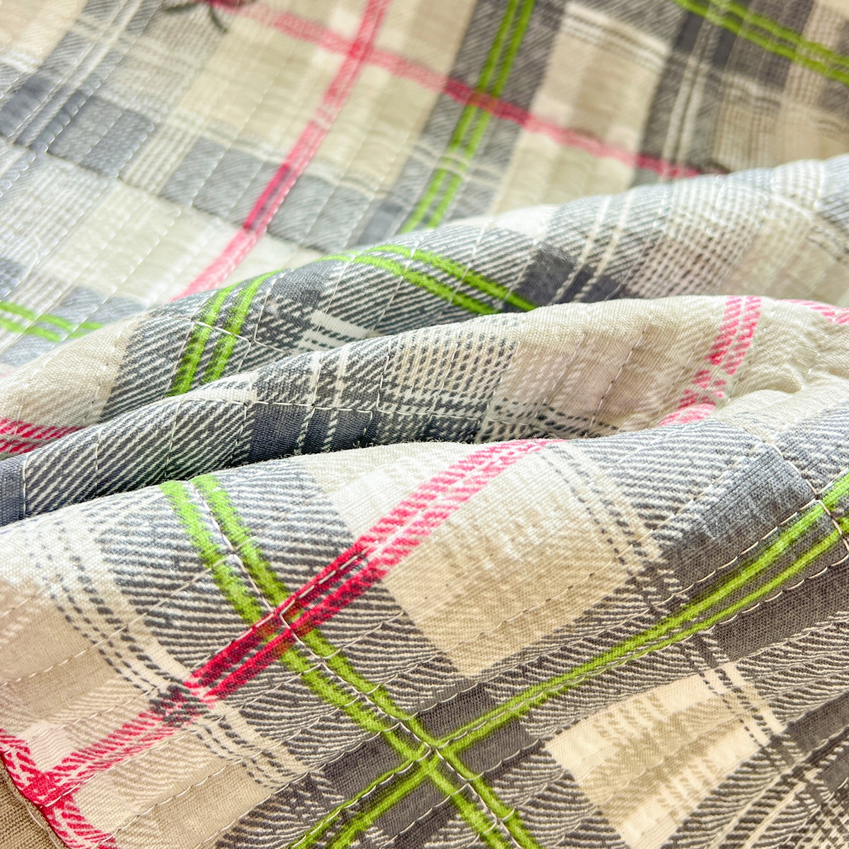 91家纺网 家纺一手货源 找家纺 优选 2025新款木棉双层纱ins少女心可爱加厚豆豆冬被四件套床盖三件套暖梦小红书推荐 绿色条格