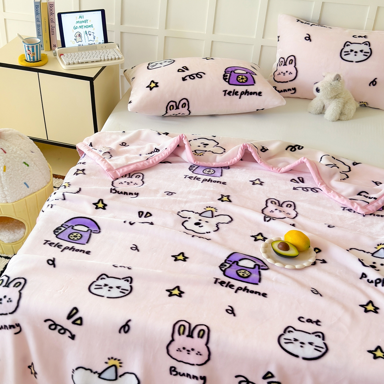 91家纺网 家纺一手货源 找家纺 舒隅家纺 2025新款双层印花云毯毛毯毯子 晚安班尼-粉