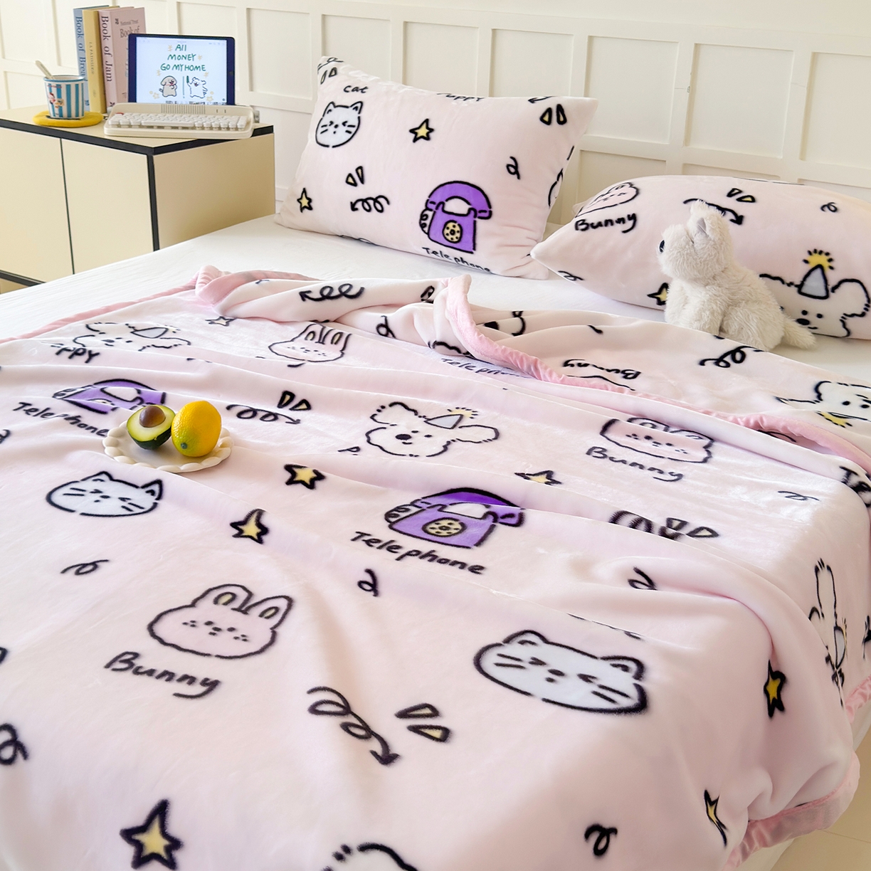 91家纺网 家纺一手货源 找家纺 舒隅家纺 2025新款双层印花云毯毛毯毯子 晚安班尼-粉