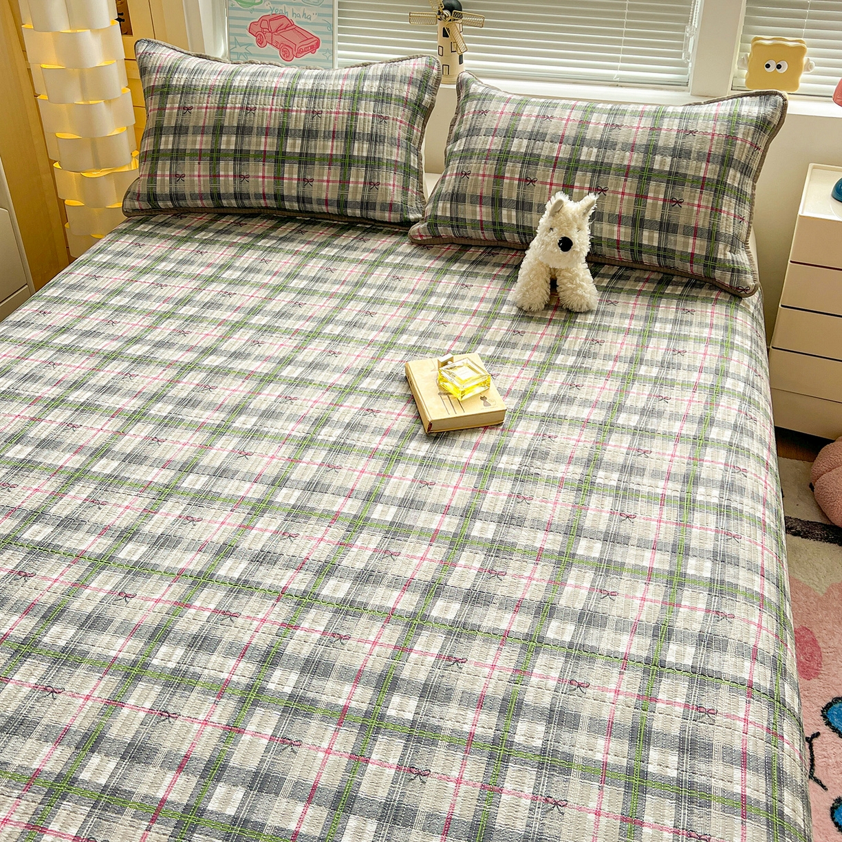 91家纺网 家纺一手货源 找家纺 优选 2025新款木棉双层纱ins少女心可爱加厚豆豆冬被四件套床盖三件套暖梦小红书推荐 绿色条格