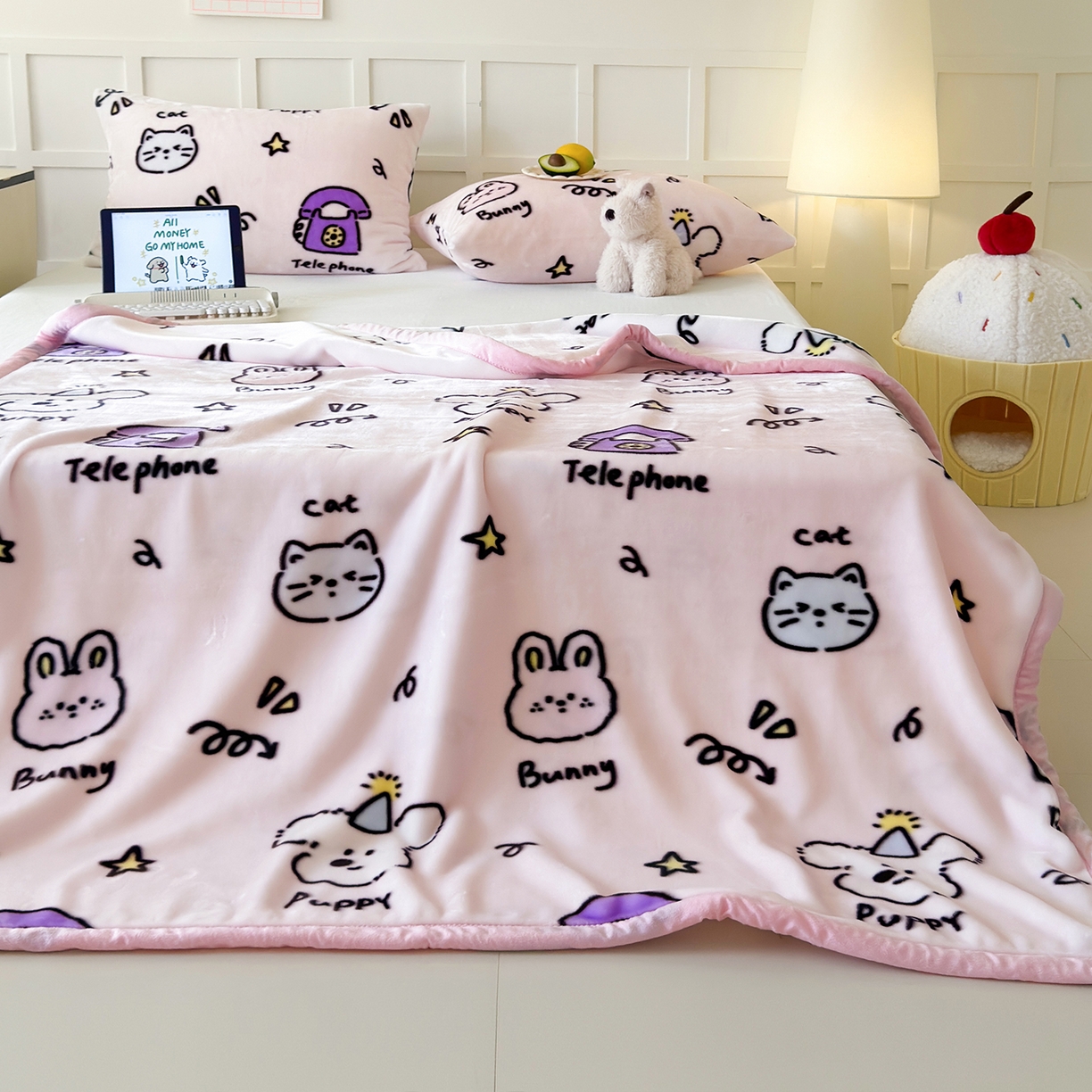 91家纺网 家纺一手货源 找家纺 舒隅家纺 2025新款双层印花云毯毛毯毯子 晚安班尼-粉