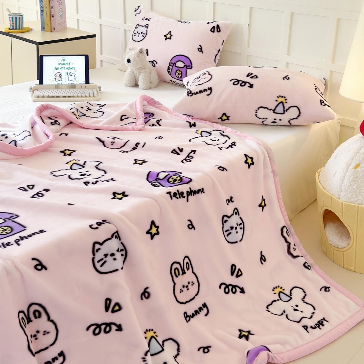 91家纺网 家纺一手货源 找家纺 舒隅家纺 2025新款双层印花云毯毛毯毯子 晚安班尼-粉