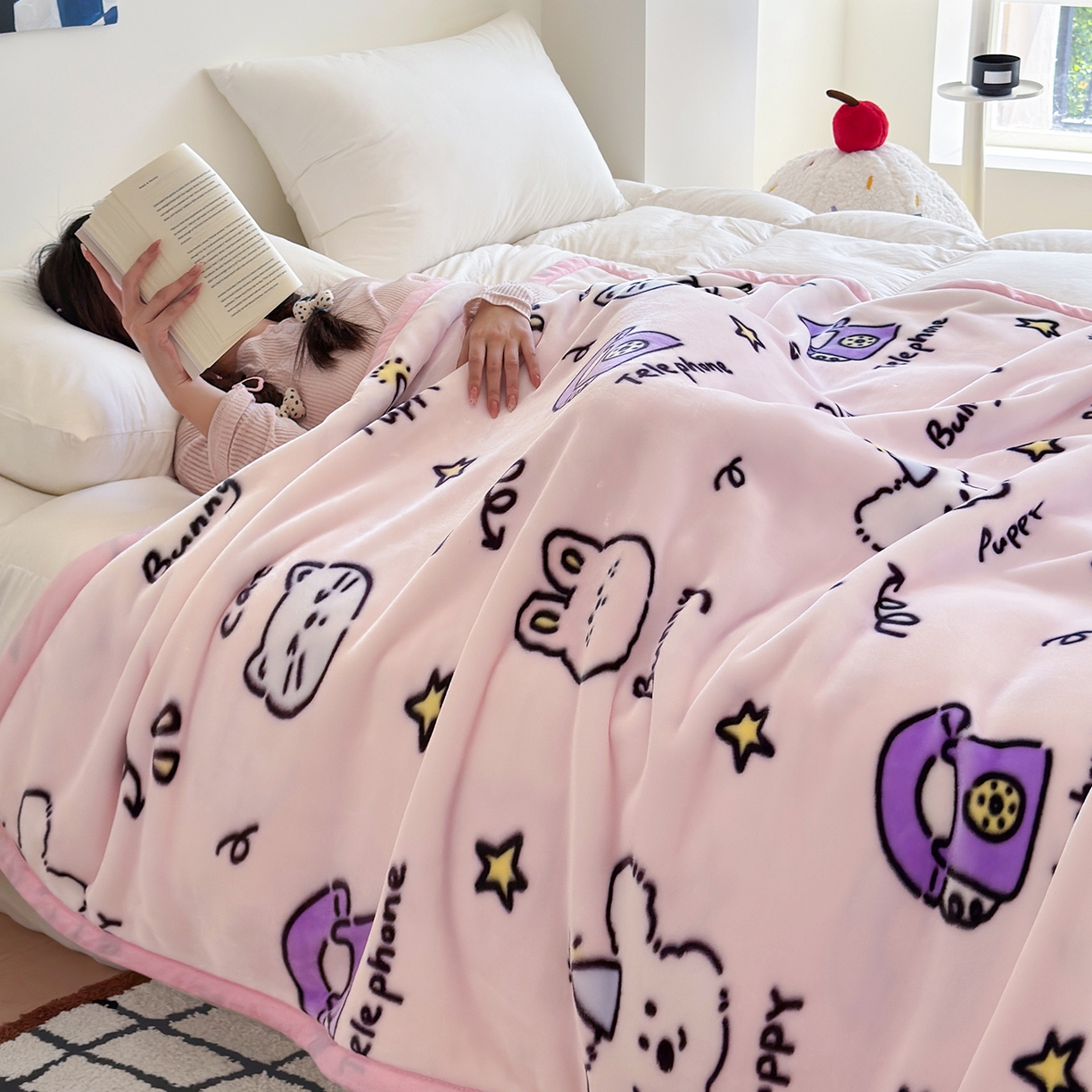 91家纺网 家纺一手货源 找家纺 舒隅家纺 2025新款双层印花云毯毛毯毯子 晚安班尼-粉