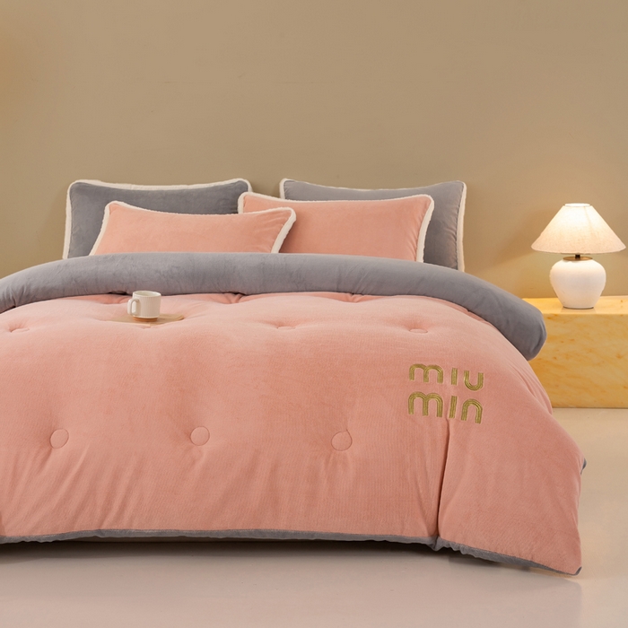 91家纺网 家纺一手货源 找家纺 梦初语 2025新款牛奶绒被子冬被冬季加厚保暖棉被宿舍单人被芯2025新款被褥（热款产品） min-玉