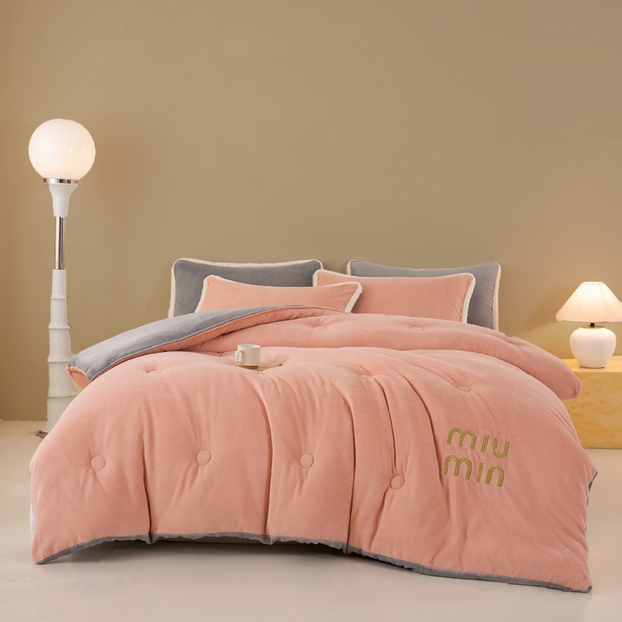 91家纺网 家纺一手货源 找家纺 梦初语 2025新款牛奶绒被子冬被冬季加厚保暖棉被宿舍单人被芯2025新款被褥（热款产品） min-玉