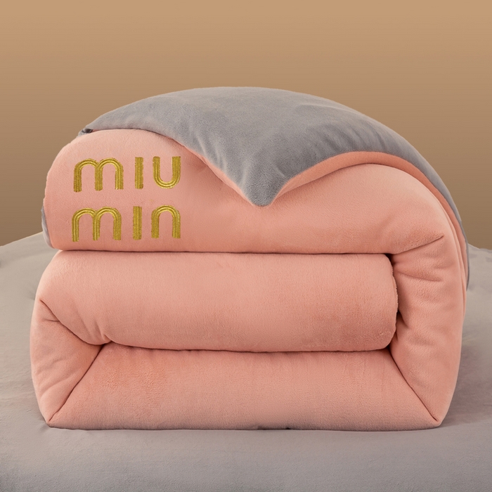 91家纺网 家纺一手货源 找家纺 梦初语 2025新款牛奶绒被子冬被冬季加厚保暖棉被宿舍单人被芯2025新款被褥（热款产品） min-玉